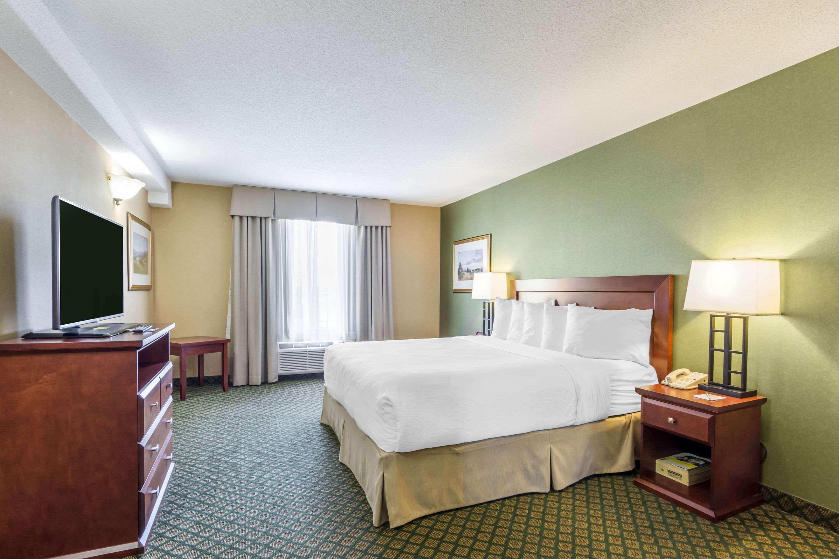Clarion Hotel & Conference Centre Sherwood Park Exterior foto