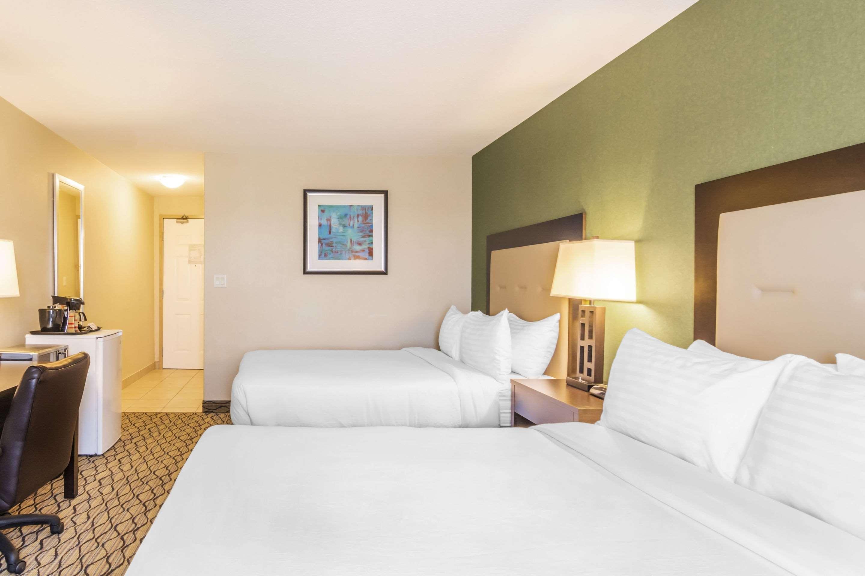 Clarion Hotel & Conference Centre Sherwood Park Exterior foto